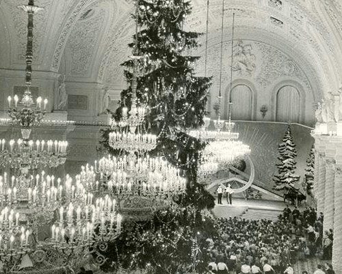 От запрета до главного праздника: как рождалась традиция Кремлёвской ёлки